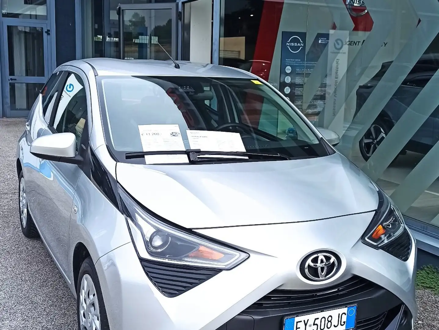 Toyota Aygo 5p 1.0 x-cite m-mt my15 Gümüş rengi - 1