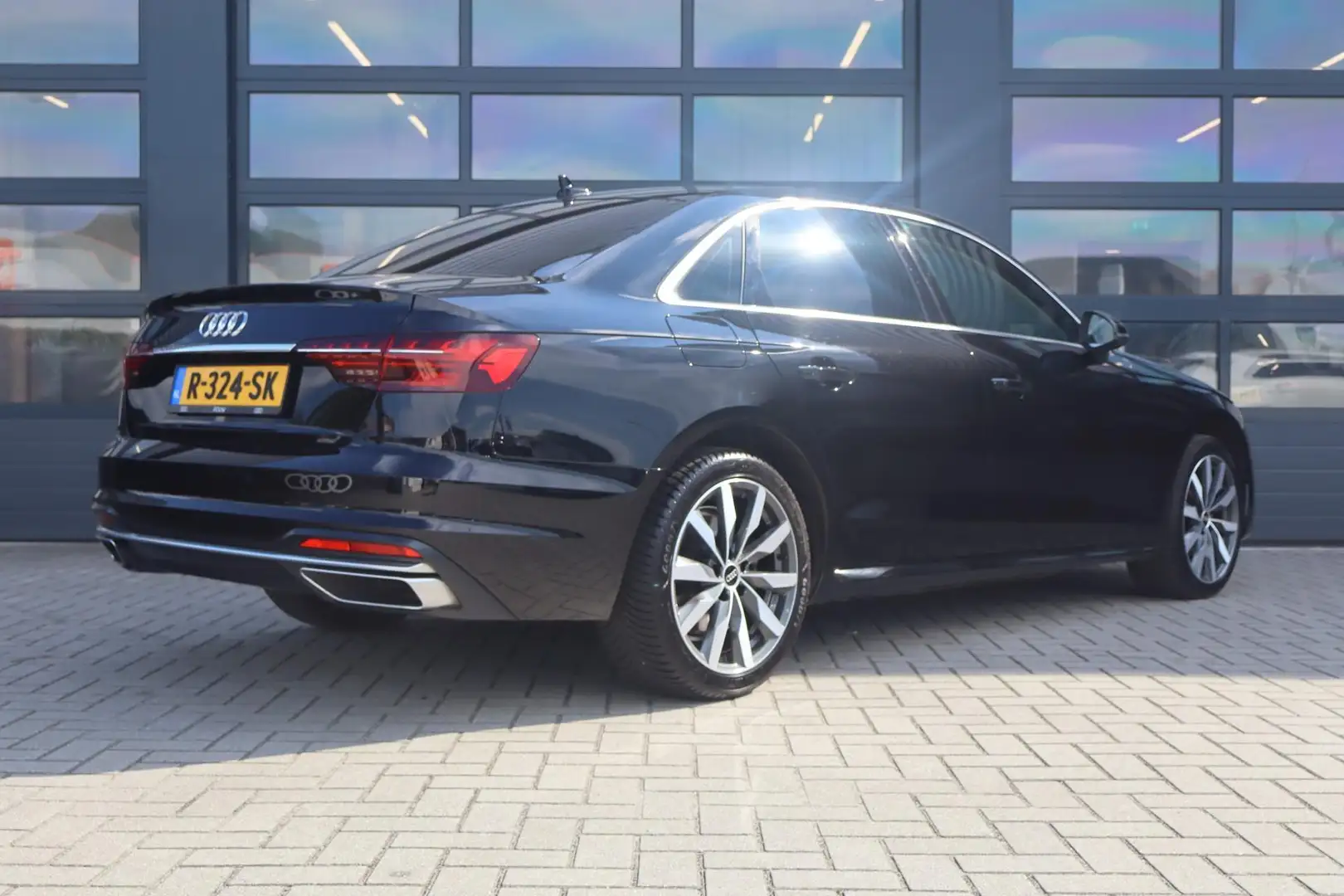 Audi A4 Limousine 35 TFSI 150pk Advanced Edition | MMI Nav Negro - 2