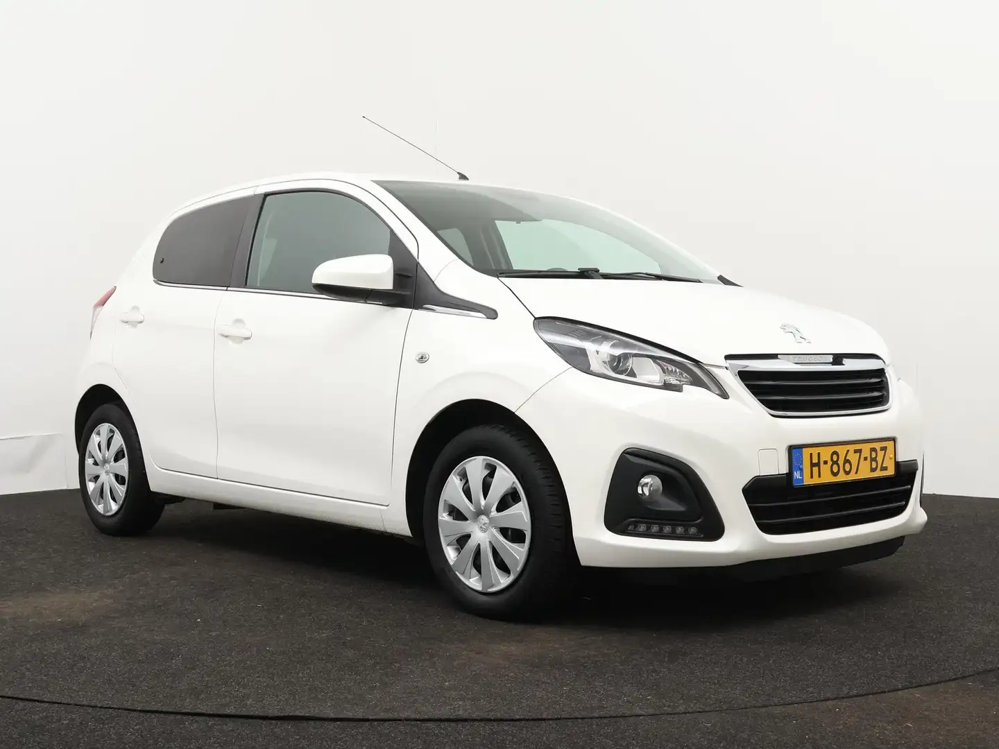 Peugeot 108 Active 72pk | Airco | Bluetooth | Donker getint gl Wit - 2