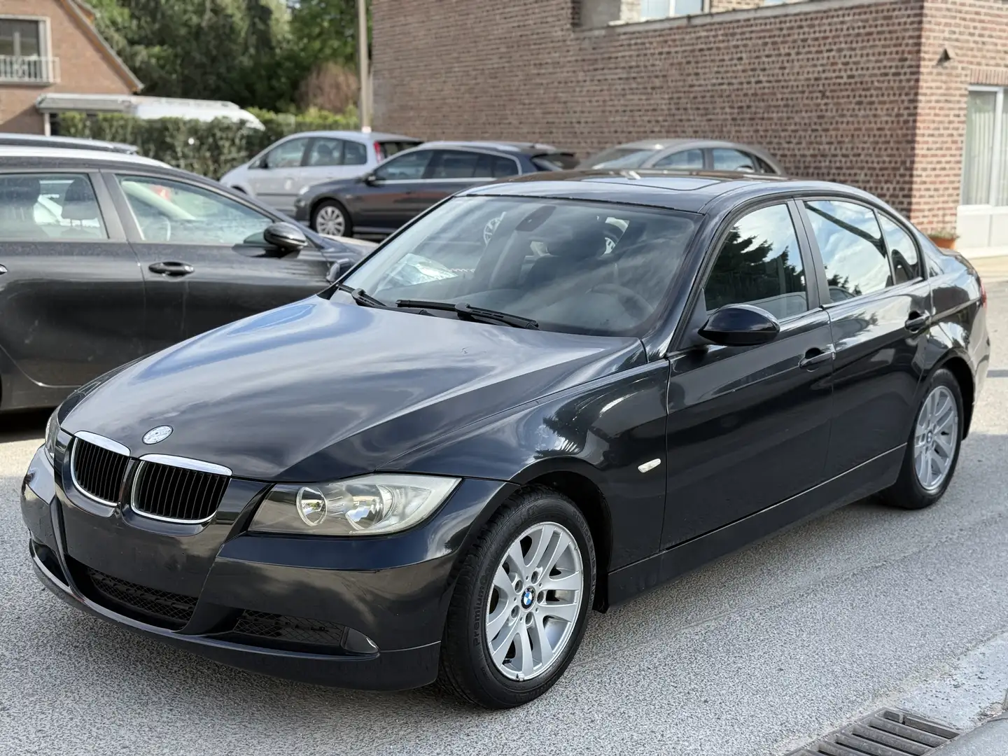 BMW 320 Benzine Automaat Navi Start rijd goed - 1
