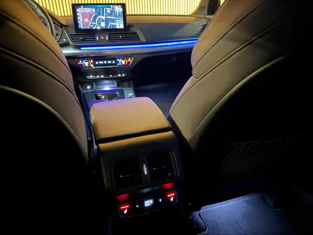 Audi Q5 view 13