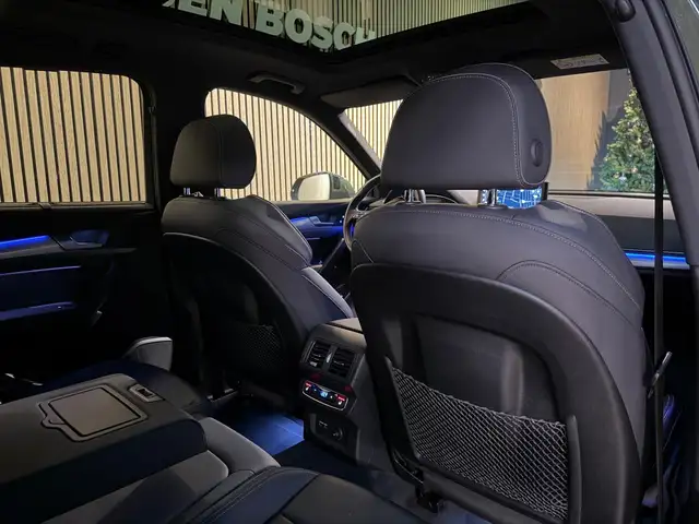 Audi Q5 view 9