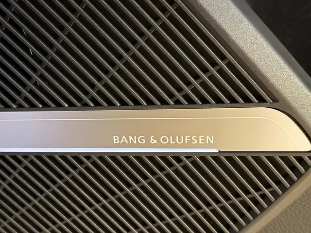 Audi Q5 view 18