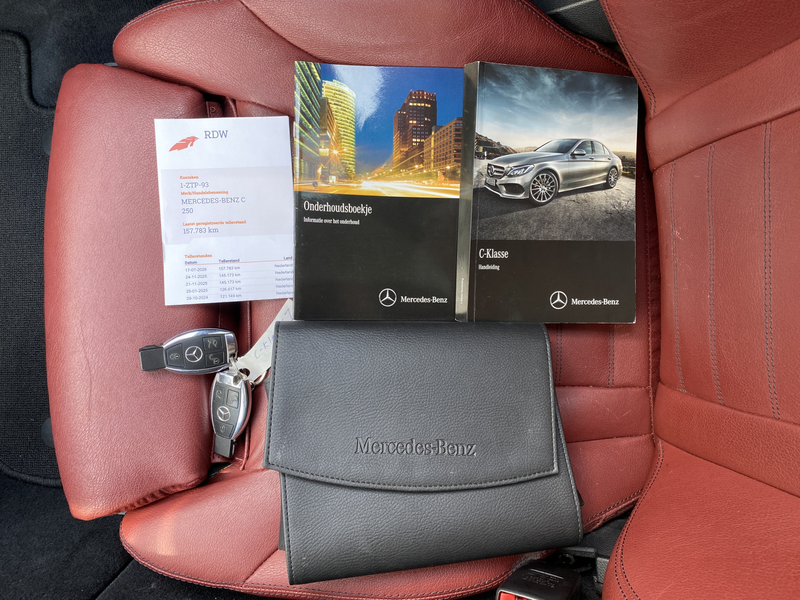 Mercedes-Benz C 250 Estate AMG 211 pk AUT. | dealer onderh. | rood led — photo 39