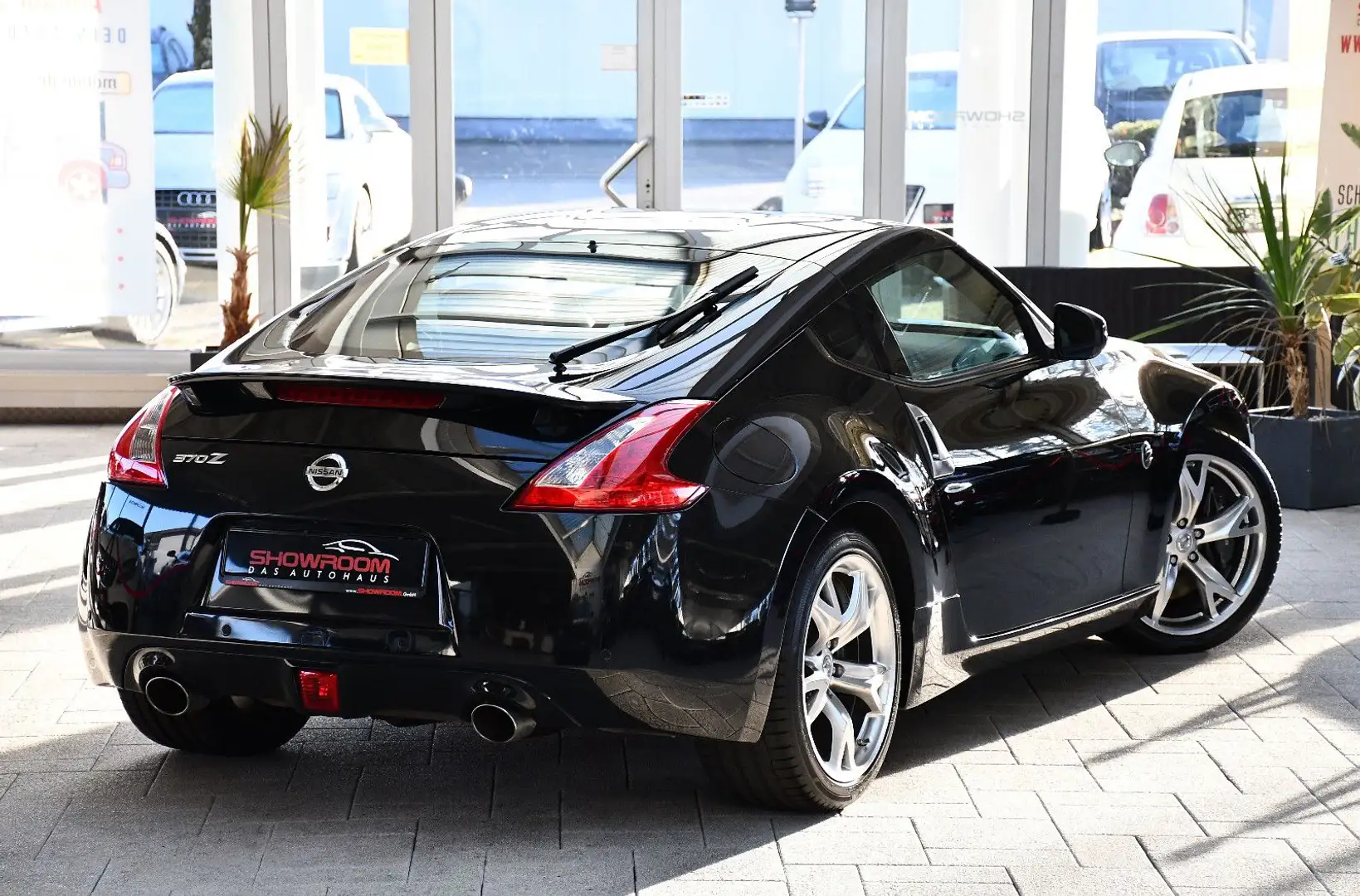 Nissan 370Z Handschalter Z Pack BOSE Bi-Xenon DE-FZG Schwarz - 2