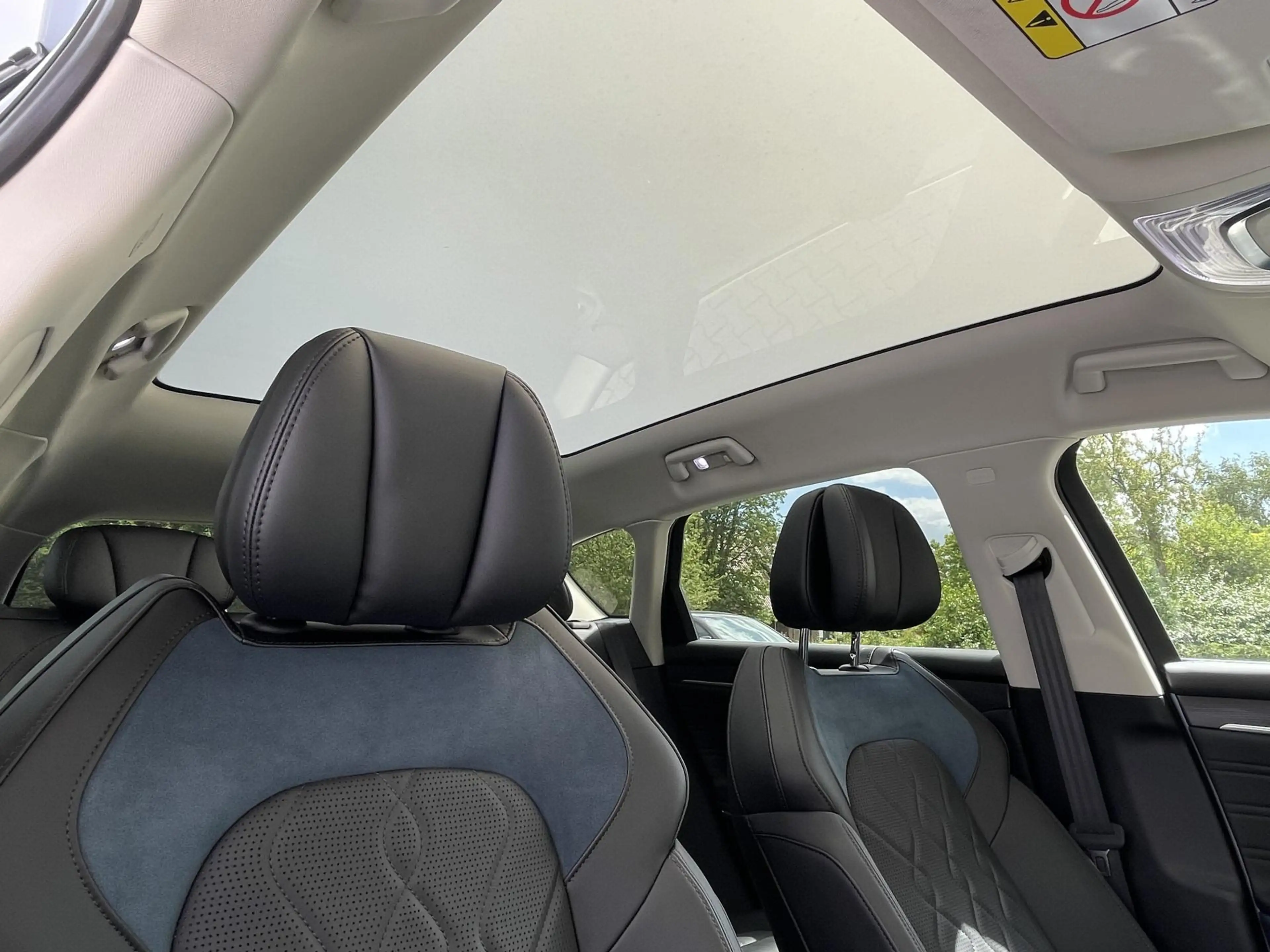 Voyah Free Flagship 4WD 106 kWh l Smart Panorama dak l 2000KG — photo 10