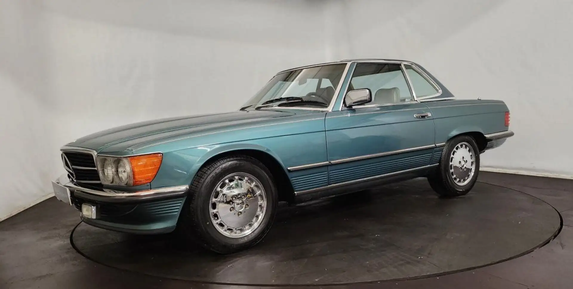 Mercedes-Benz 560 SL Verde - 2