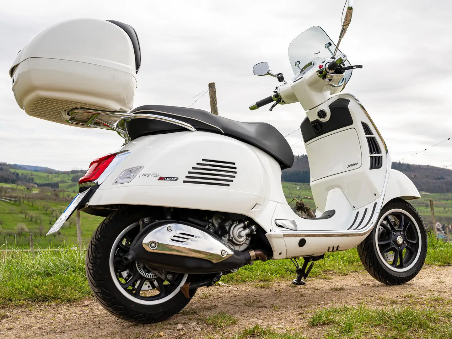 Vespa GTS Super 300 Weiß - 2