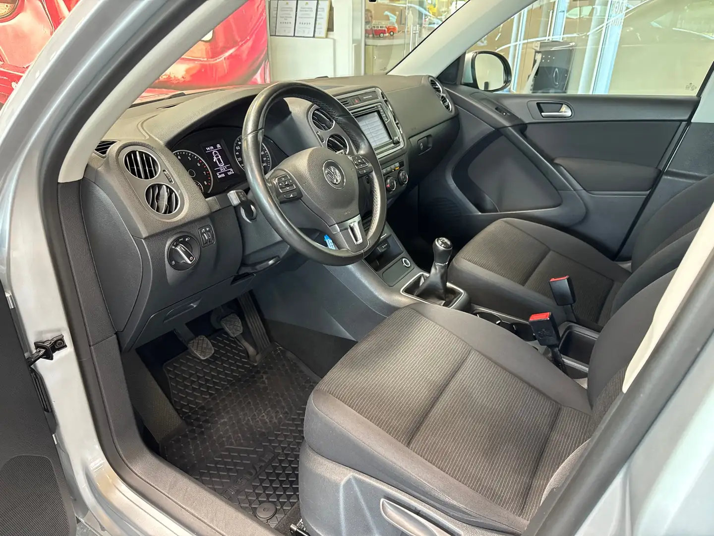 Volkswagen Tiguan 1.4 TSI  *** 84155 km !! *** trekhaak! *** srebrna - 2