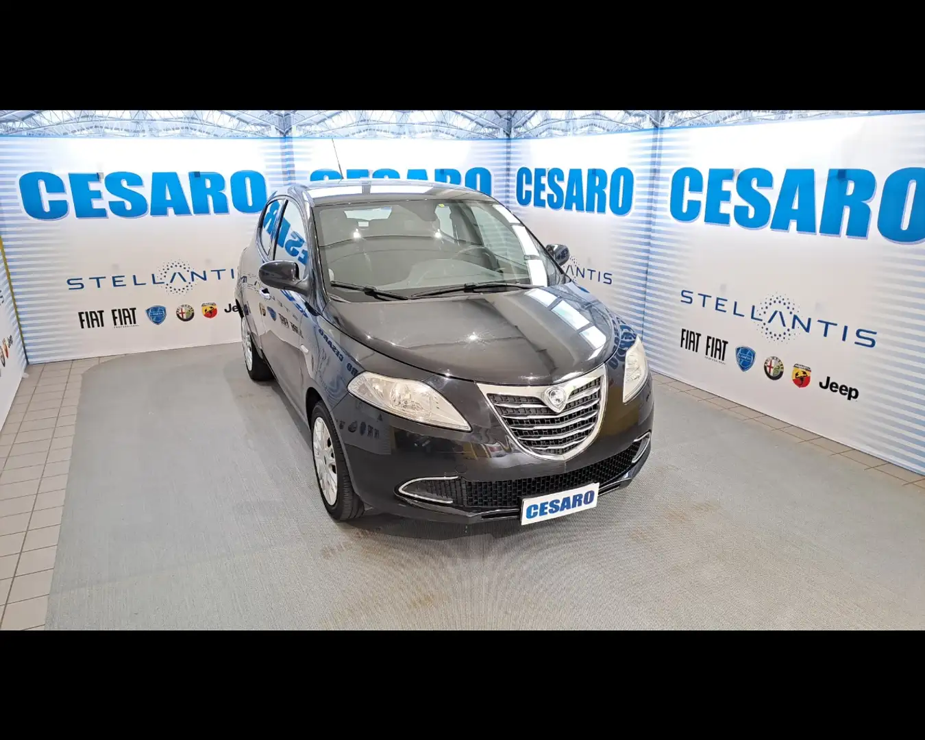 Lancia Ypsilon 5 Porte 1.2  Gold Negro - 1