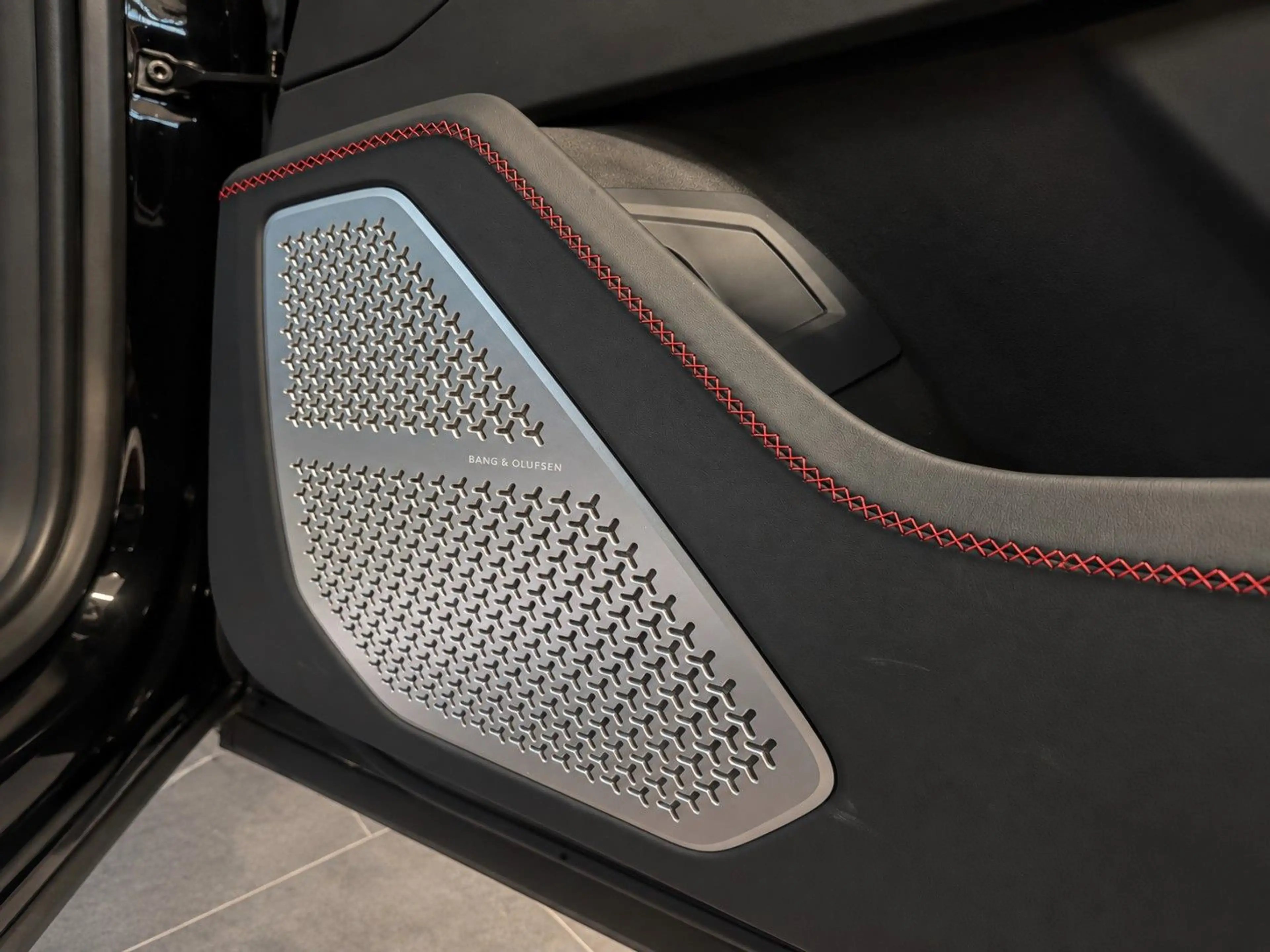 Lamborghini Urus SE Akrapovič | B&O | Massage | Night Vision MWST — photo 10
