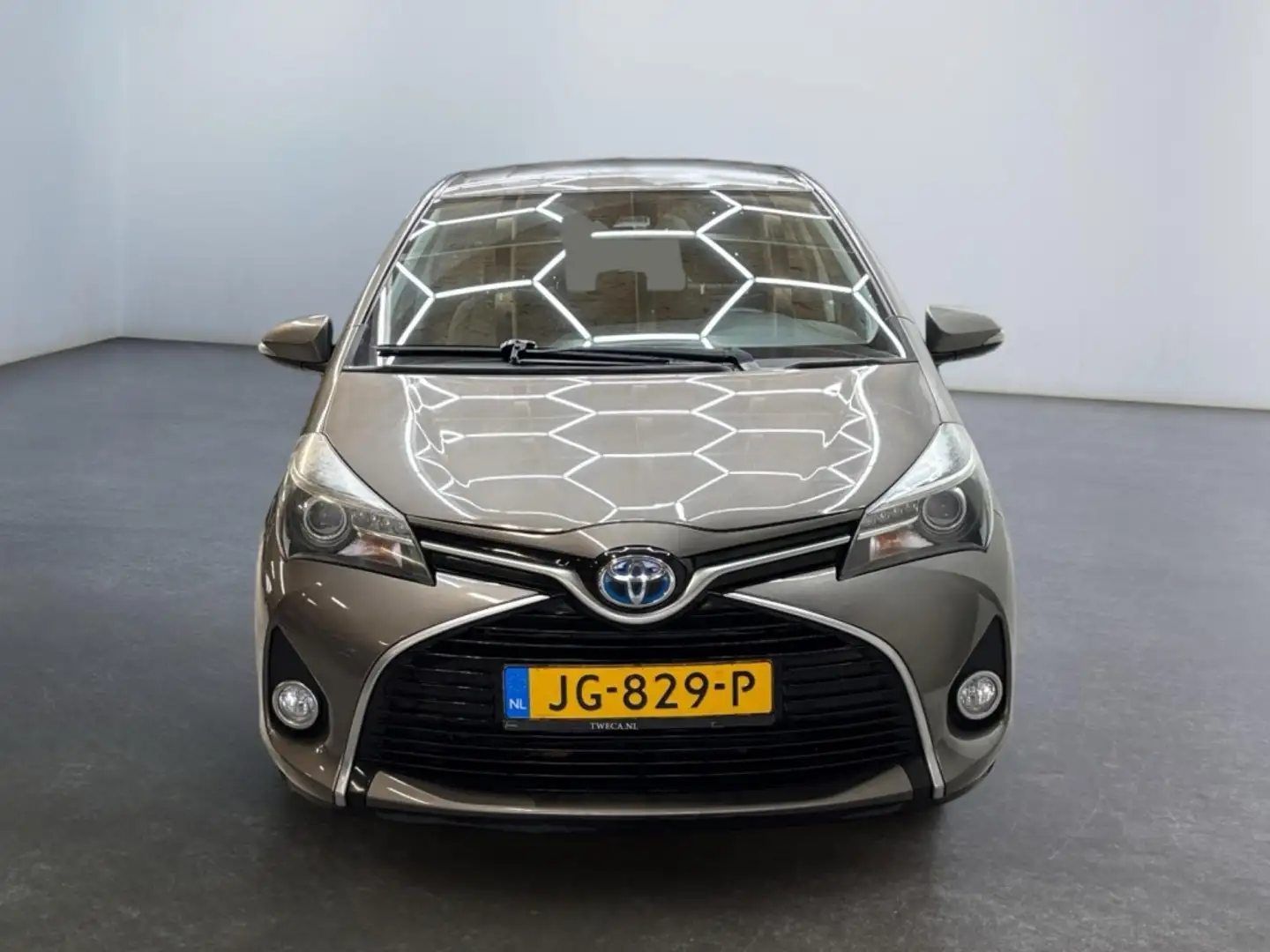 Toyota Yaris 1.5 Hybrid | Achteruitrijcamera | Navigatie | Clim Grijs - 2