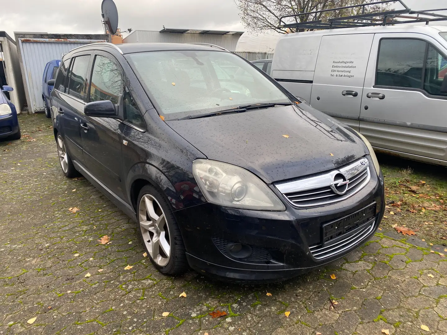 Opel Zafira Basis Schwarz - 2