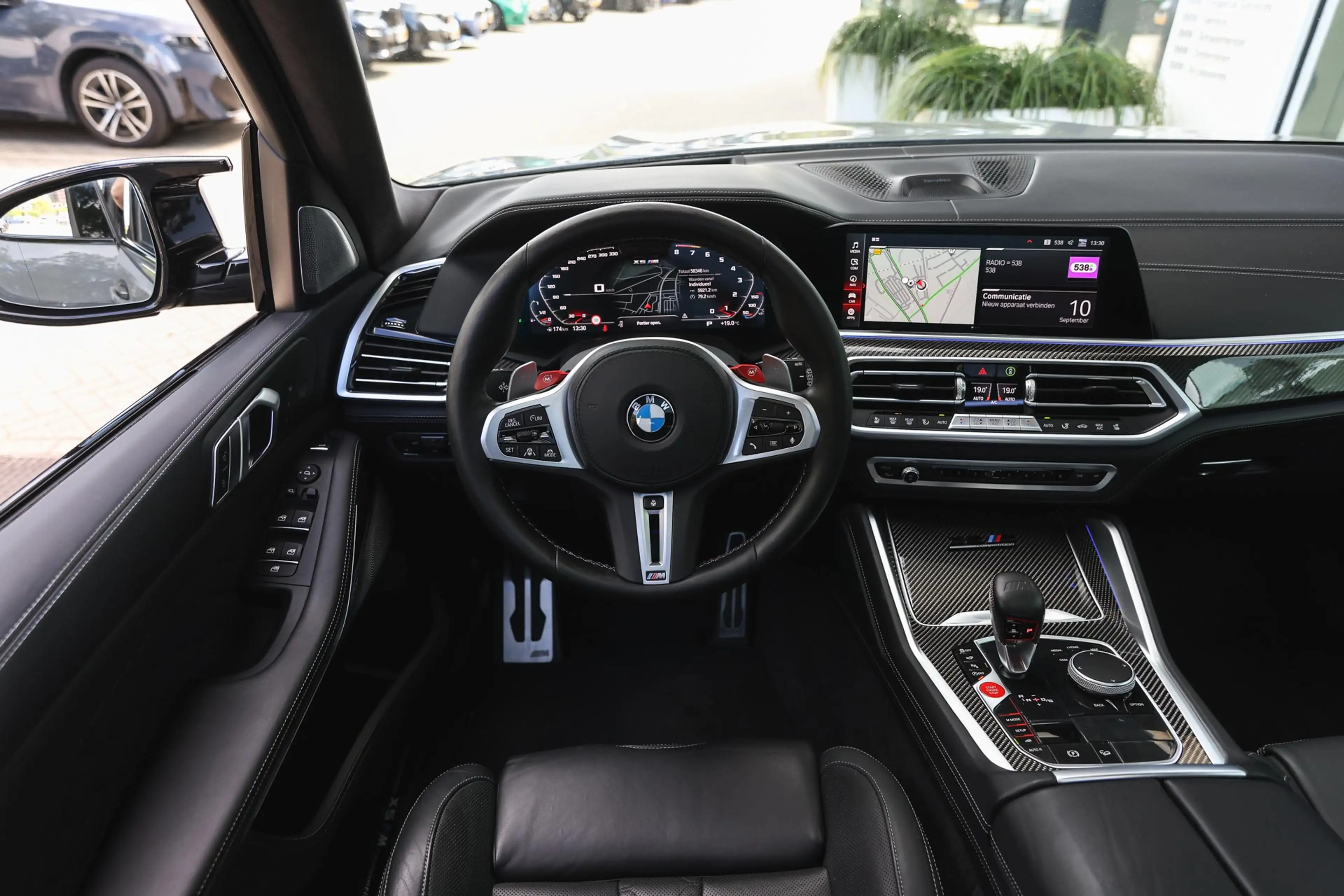 BMW X5 M Competition / Panoramadak Sky Lounge / Trekhaak / — photo 3