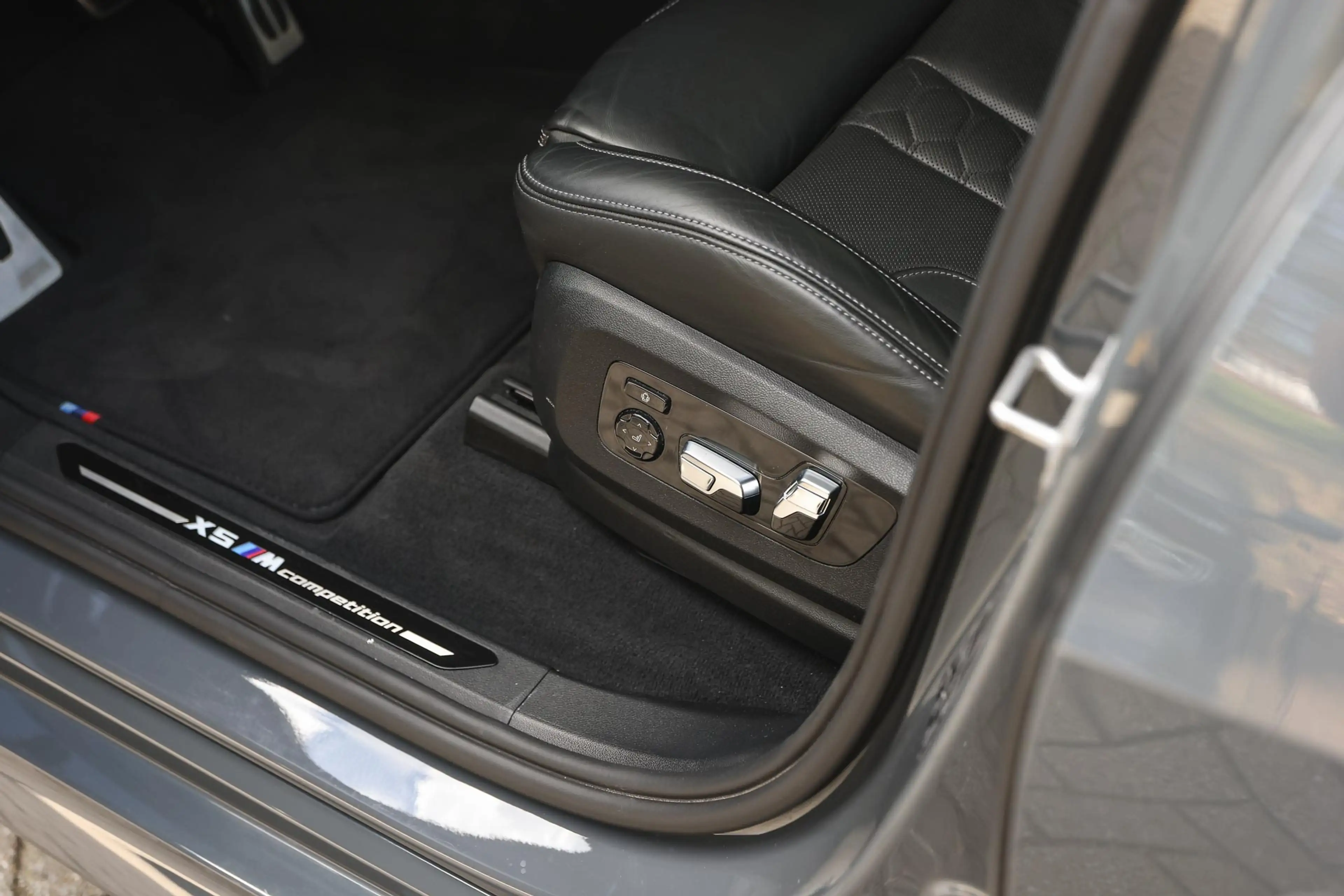 BMW X5 M Competition / Panoramadak Sky Lounge / Trekhaak / — photo 13