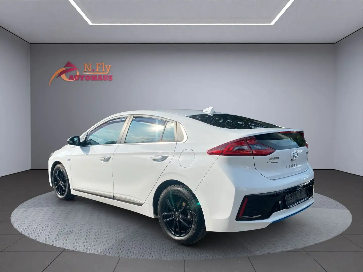 Hyundai IONIQ Ioniq Premium Vollhybrid*Leder*Navigation* Blanc - 2