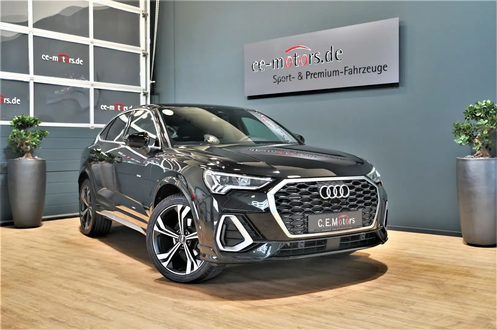 Audi Q3 Q3 Sportback 40 2.0TDI quattro S-Line AHK*SONOS Noir - 1