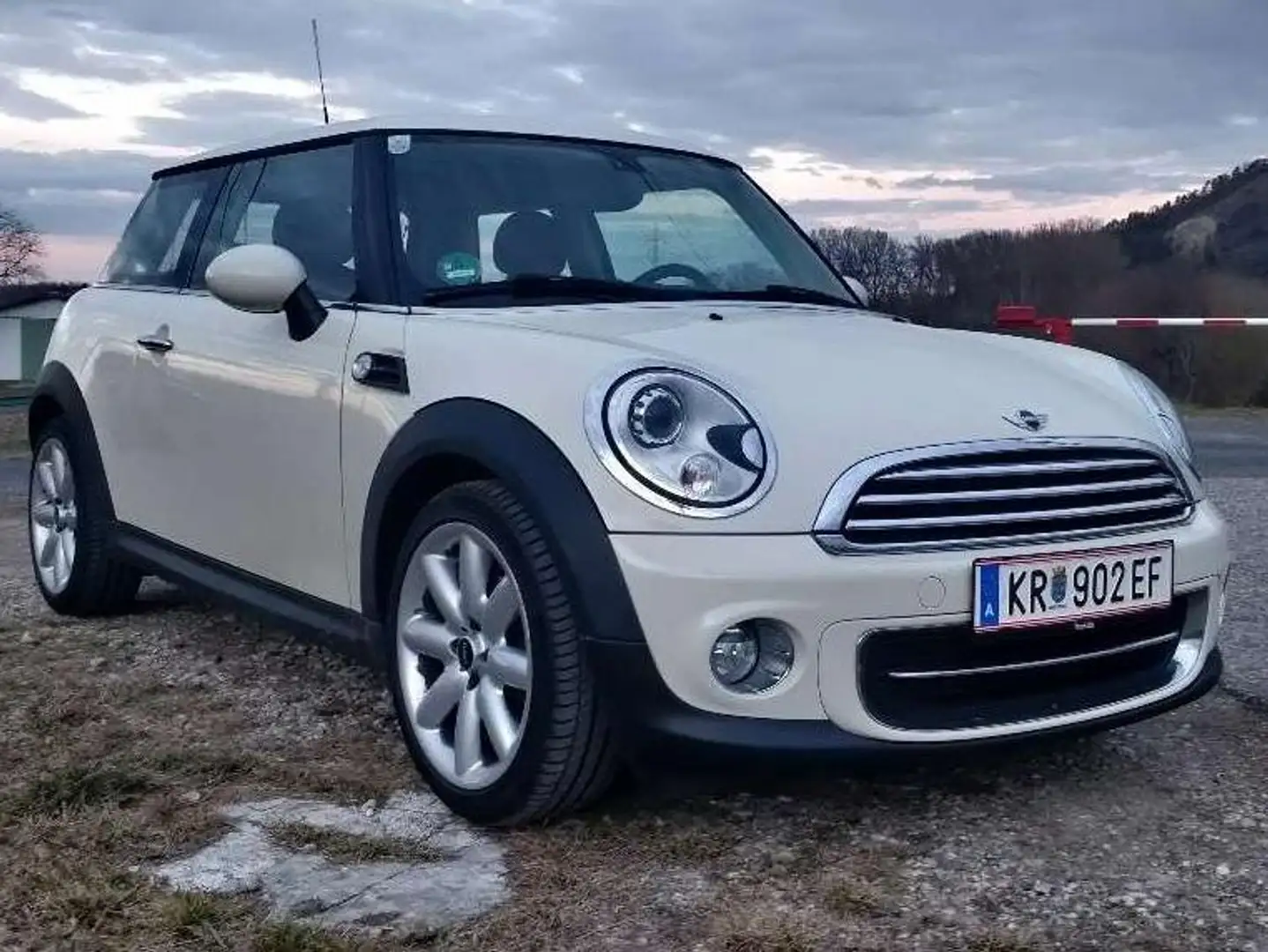 MINI Cooper MINI COOPER 1,6 COOPER Beige - 1
