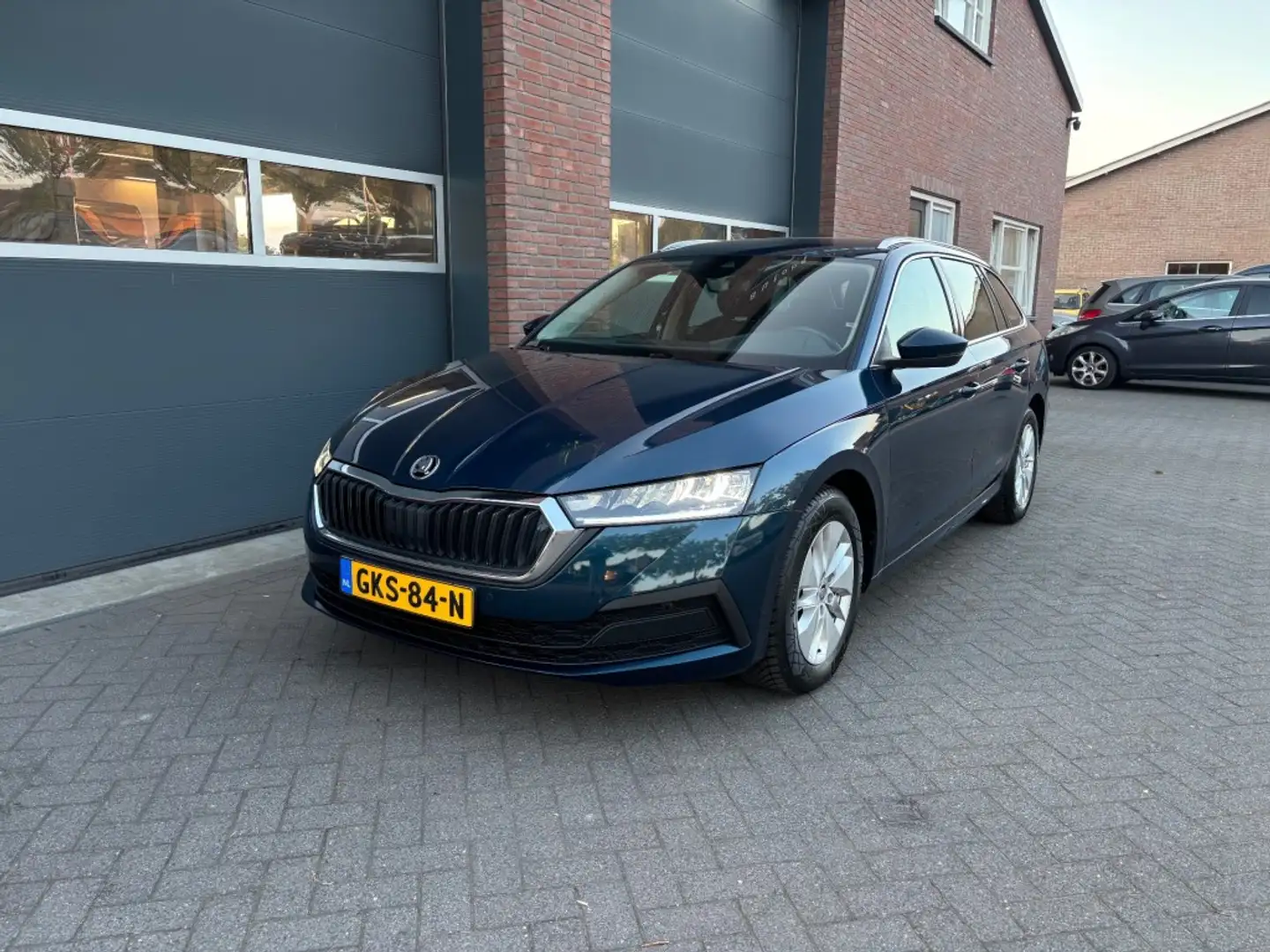 Skoda Octavia 1.5 E-TSI BNSED.PLUS Blauw - 1