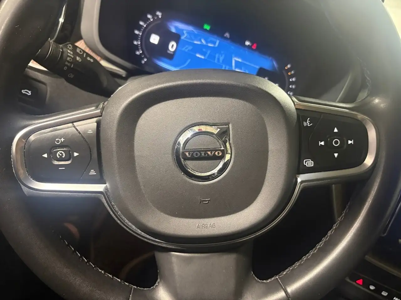 Volvo XC60 снимка Volvo XC60