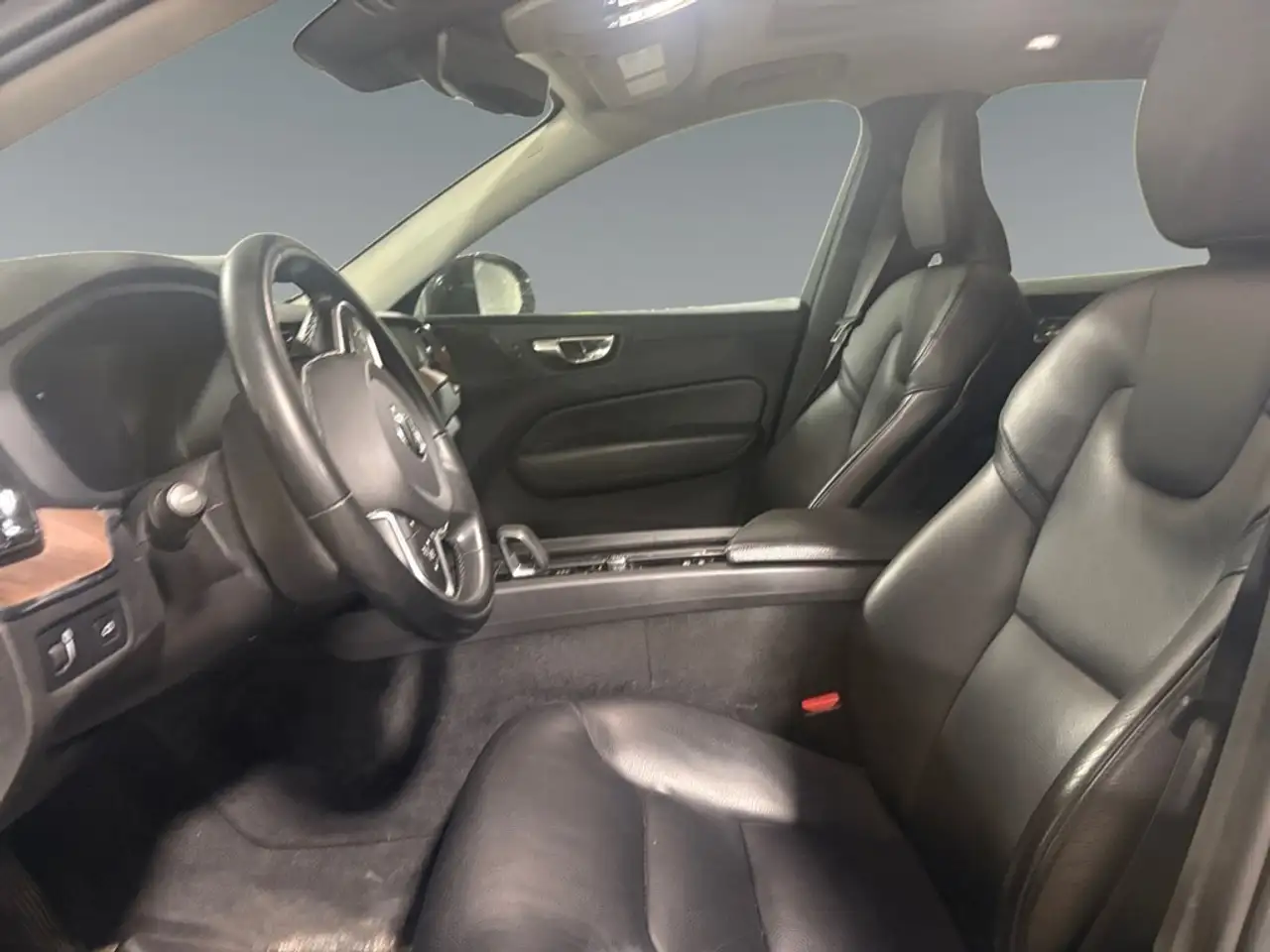 Volvo XC60 снимка Volvo XC60