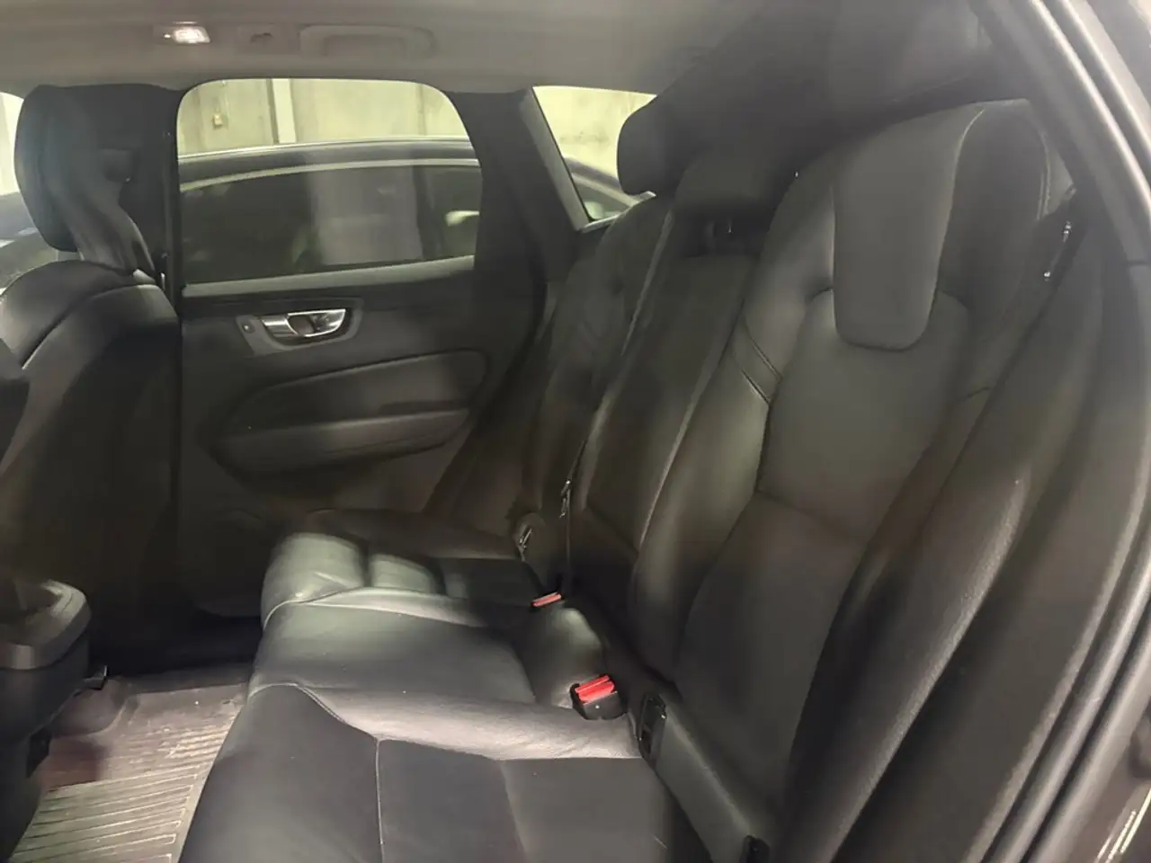 Volvo XC60 снимка Volvo XC60
