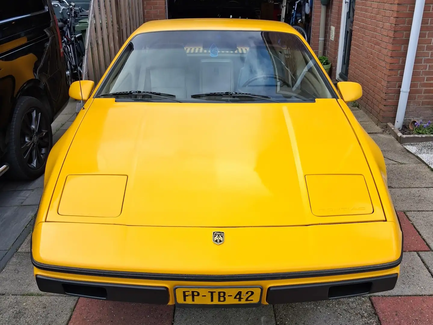Pontiac Fiero Fiero 2.5 Gelb - 2