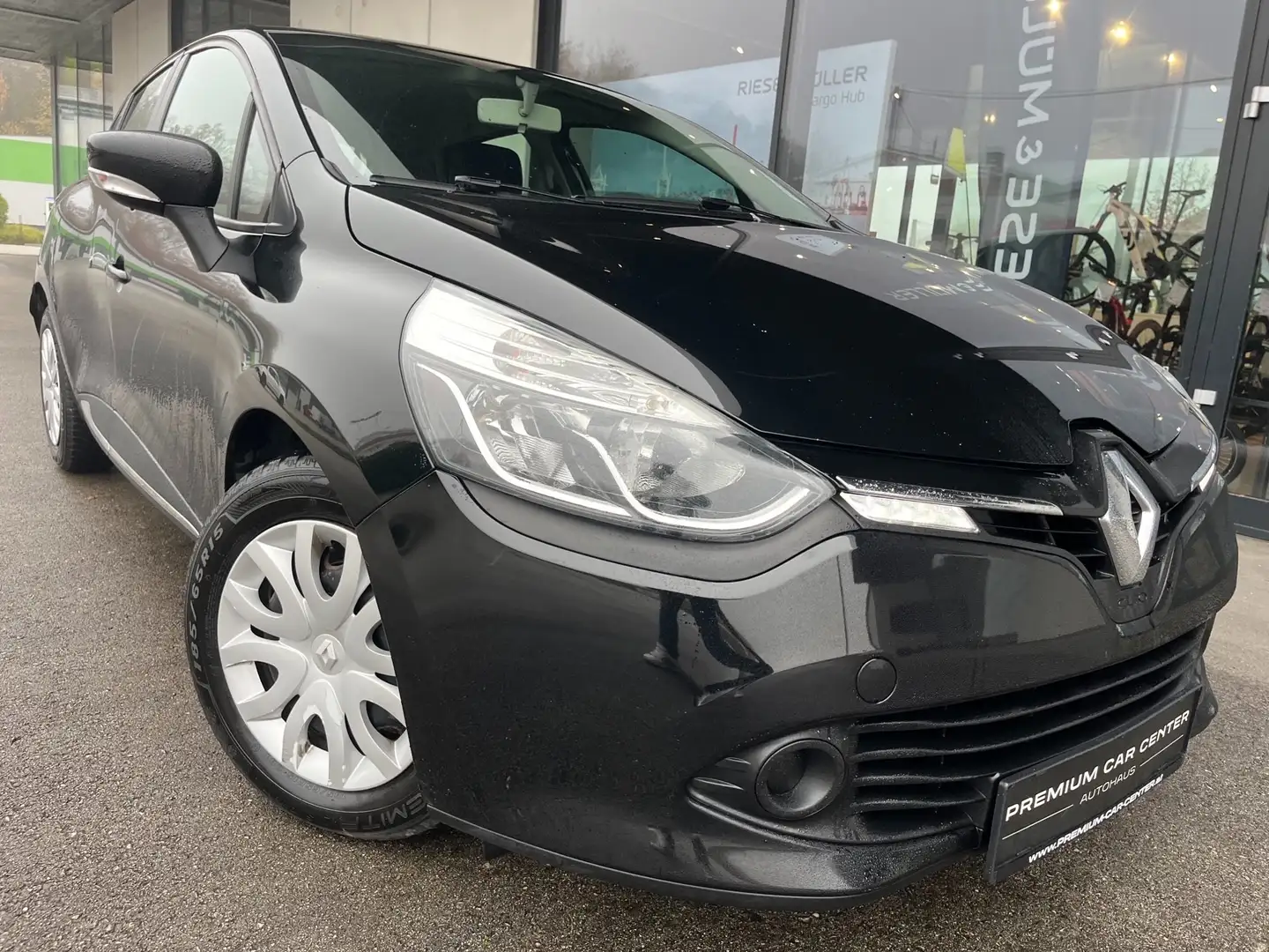 Renault Clio 1,2 16V Expression Schwarz - 1