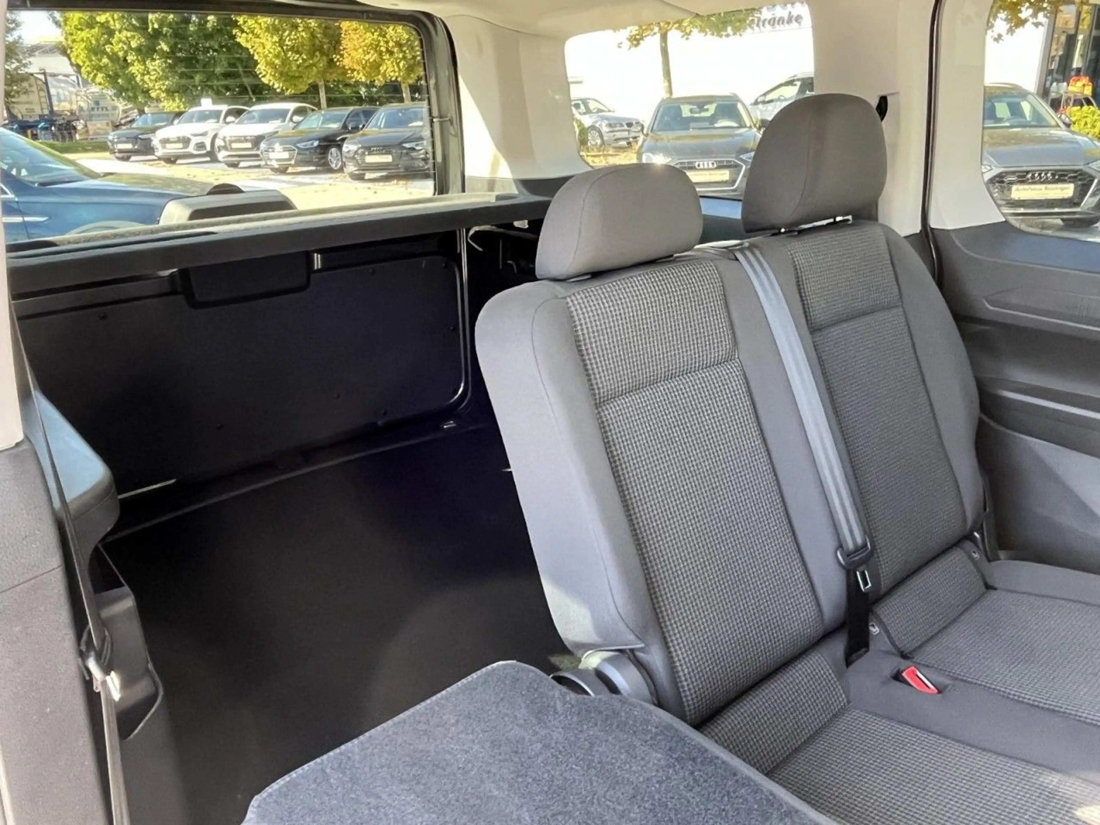 Volkswagen Caddy Life 2.0 TDI DSG (R-Kamera+FrontAssis — photo 11
