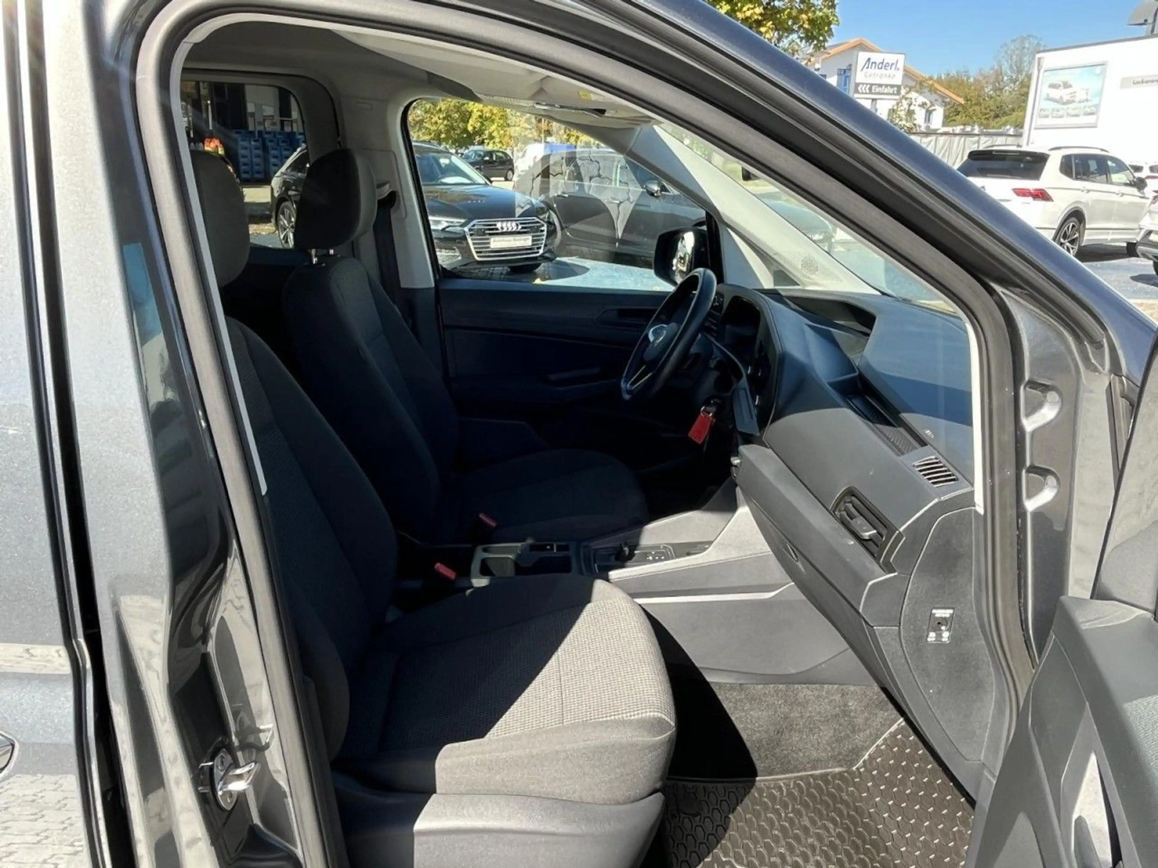 Volkswagen Caddy Life 2.0 TDI DSG (R-Kamera+FrontAssis — photo 12