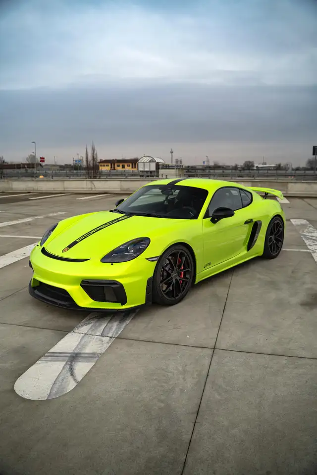 Porsche 718 Cayman