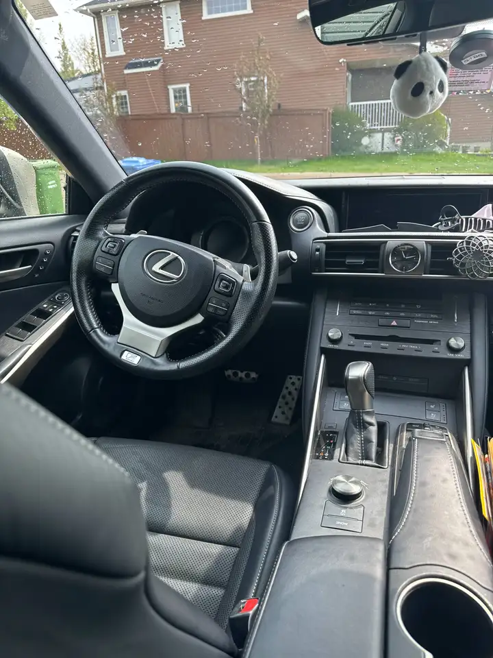 Lexus IS снимка Lexus IS