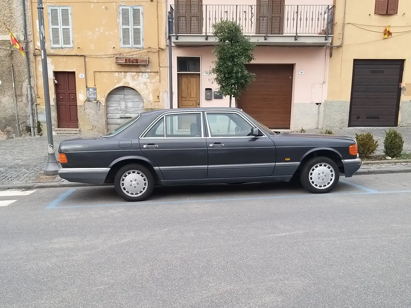 Mercedes-Benz S 420 SEL Чорний - 1
