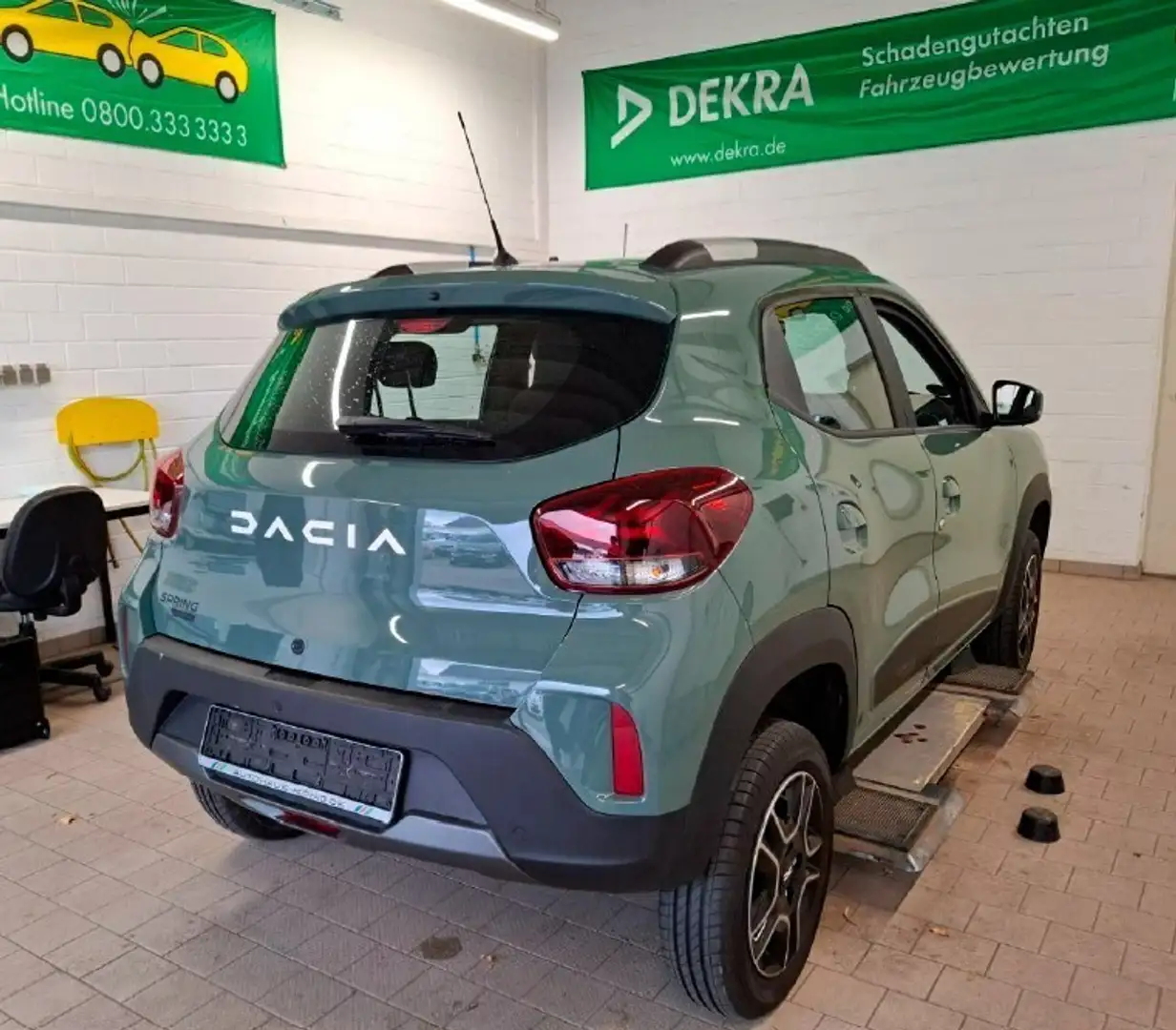 Dacia Spring 45 ExpressionPaket  Navi - Kamera Grün - 2