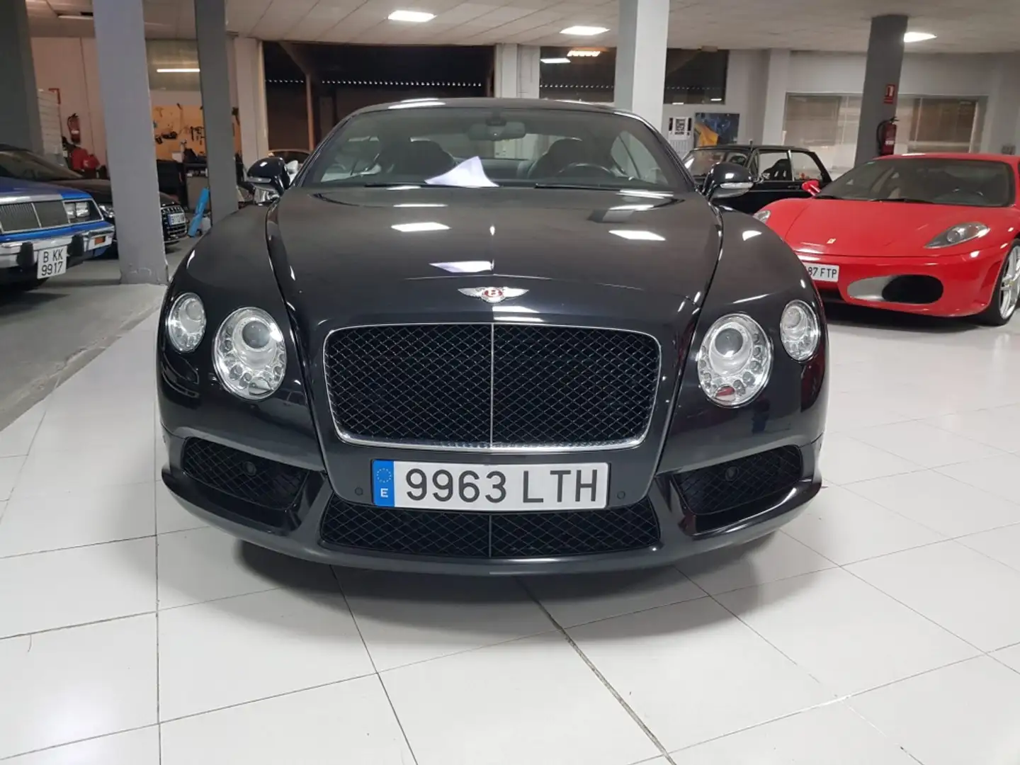 Bentley Continental V8 GT Schwarz - 1