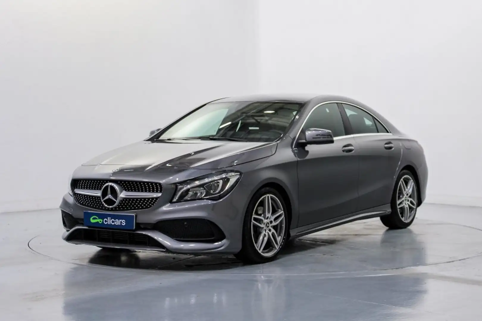Mercedes-Benz CLA 180 7G-DCT Gris - 1