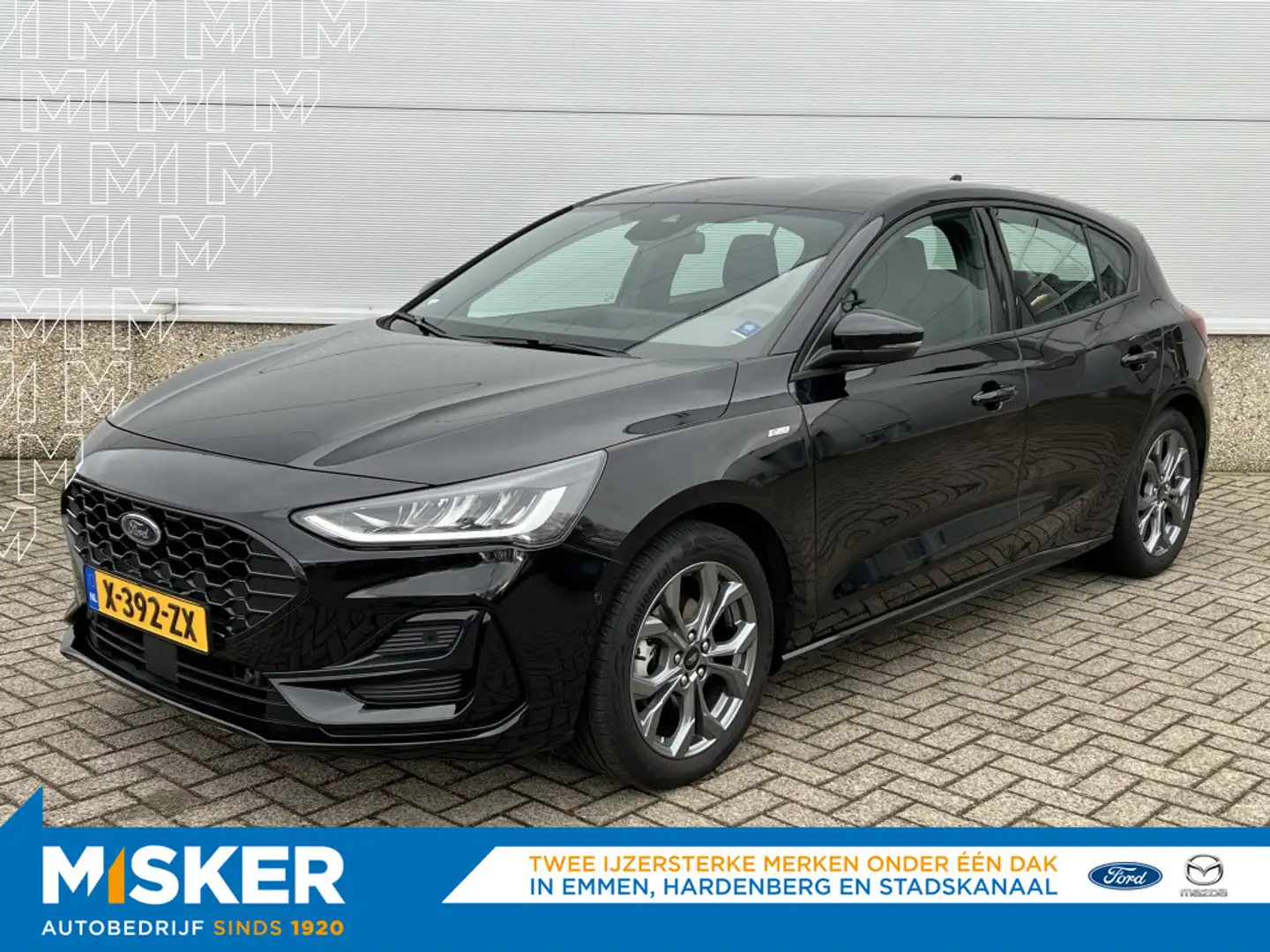 Ford Focus 1.0 EBH ST Line DRIVERPACK! WINTERPACK! PARKING PA Zwart - 1