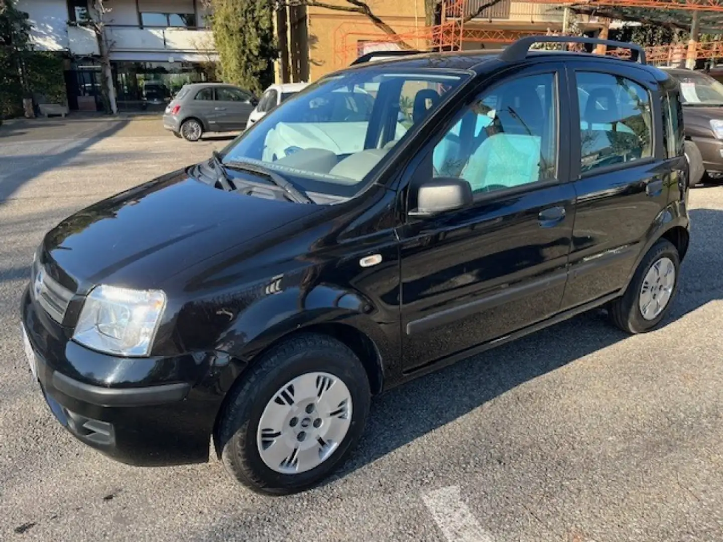 Fiat Panda 1.2 Benzina 5 Posti Neopatentati Zwart - 1