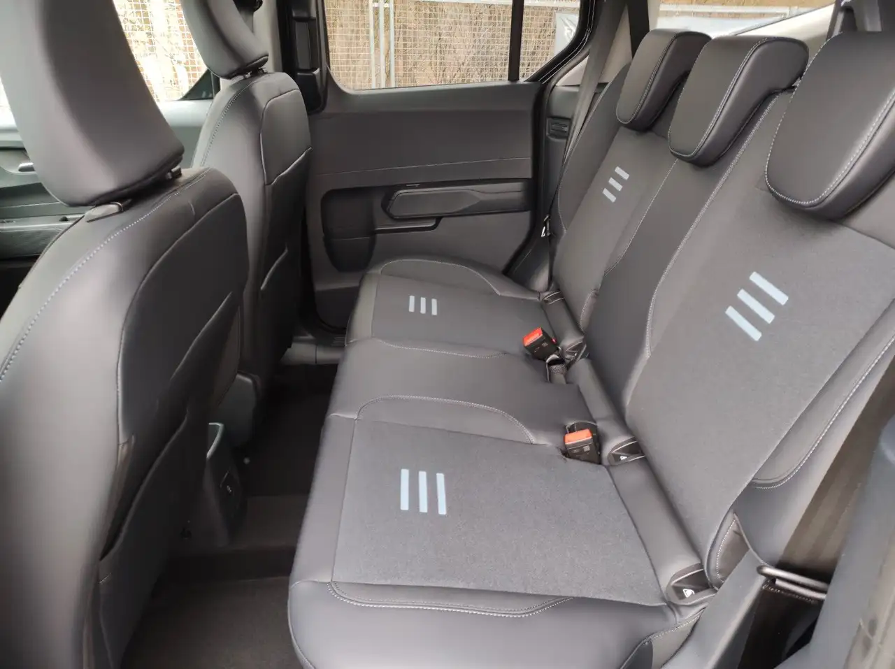 Ford Tourneo Courier 2026 — фото 11