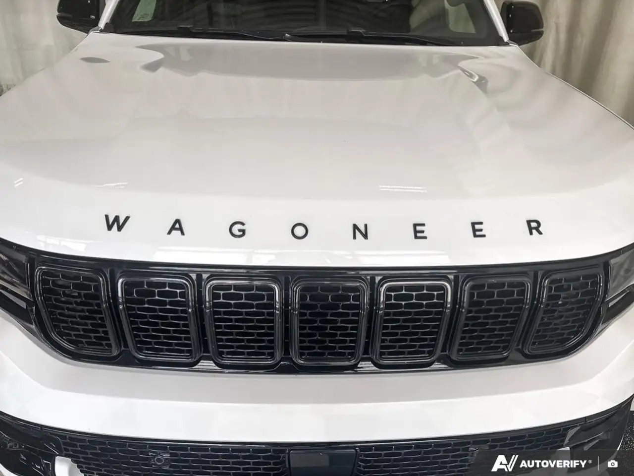 Jeep Wagoneer photo Jeep Wagoneer
