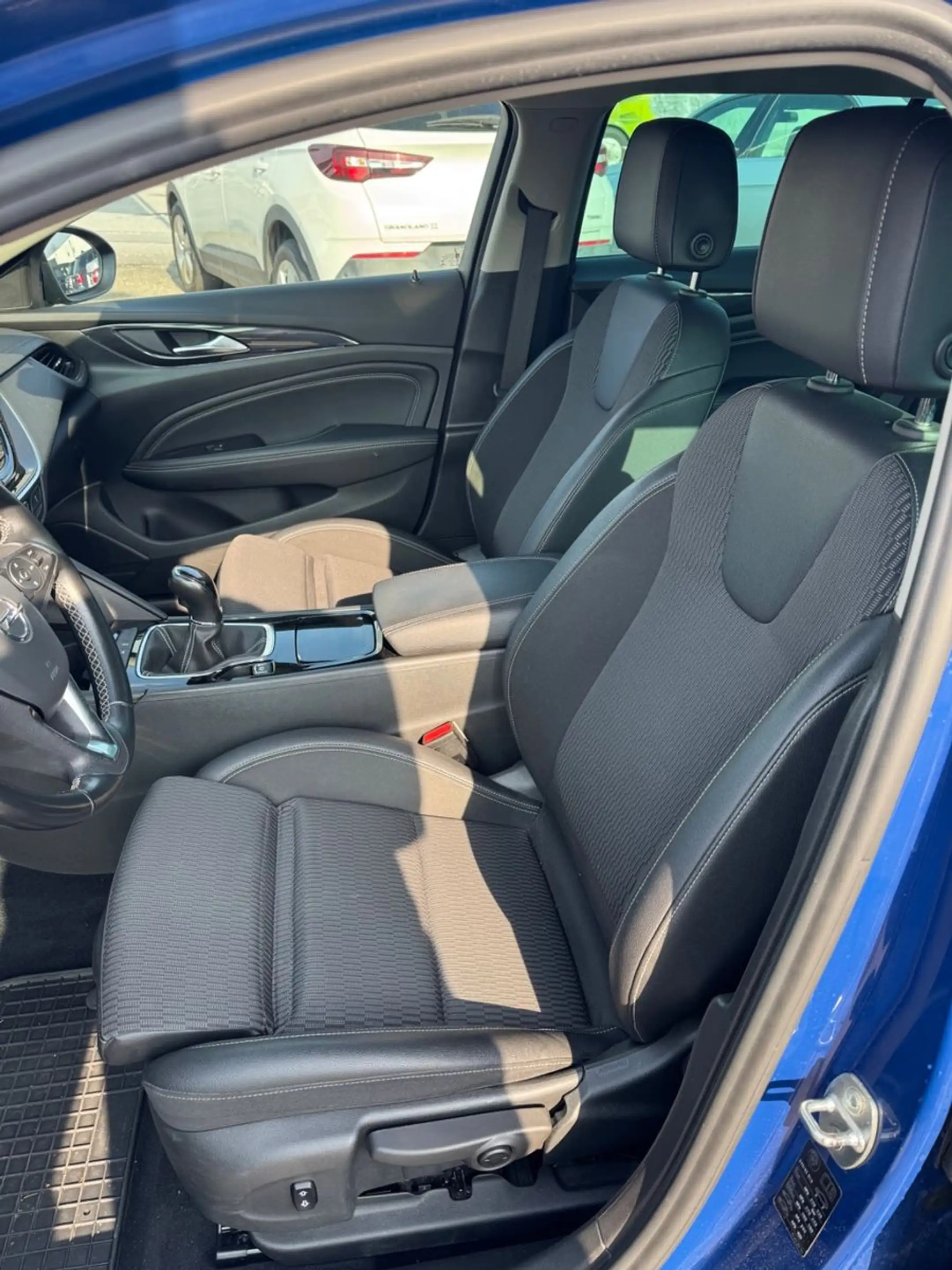 Opel Insignia B Sport 4x4 2.0 TDI *1.HAND* — photo 11