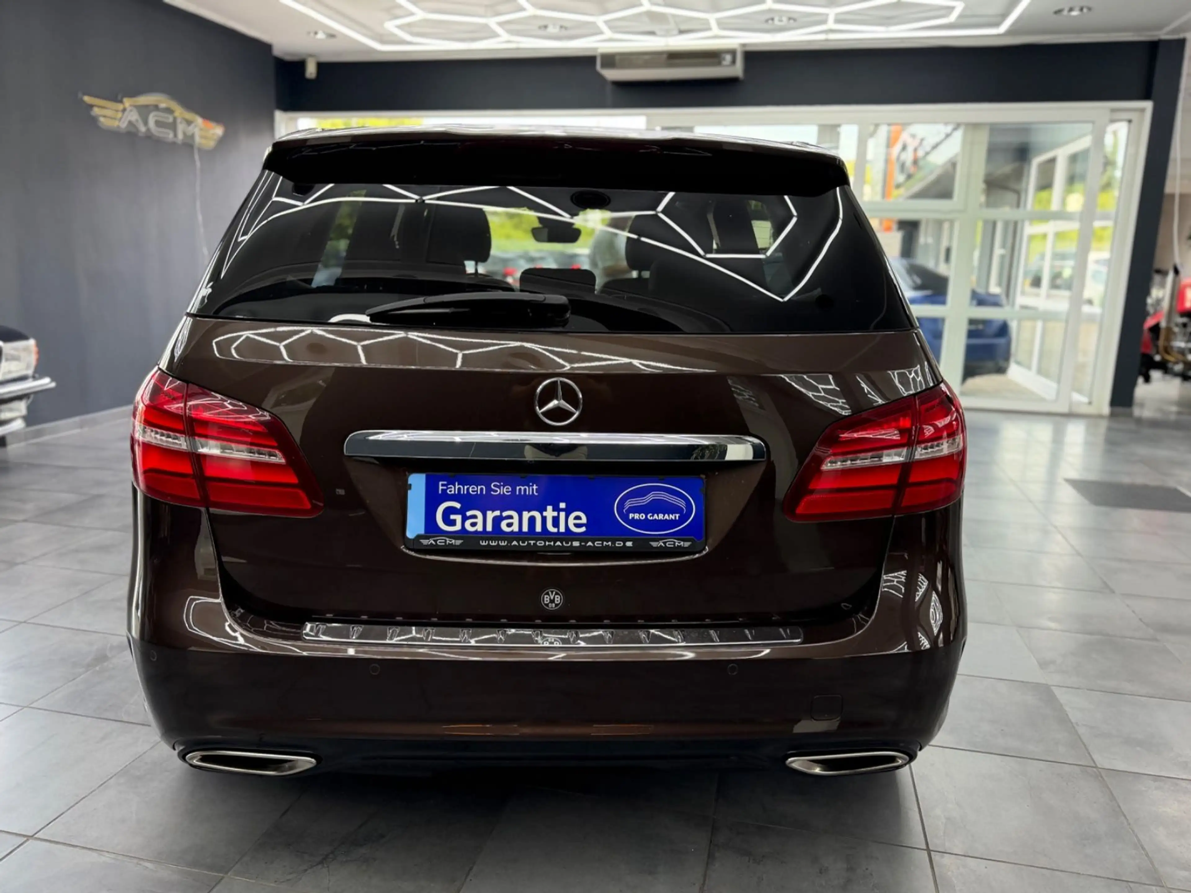 Mercedes-Benz B 220 B220 4Matic AMG Night-Paket *Pano*Kamera*HK*AHKD — photo 4