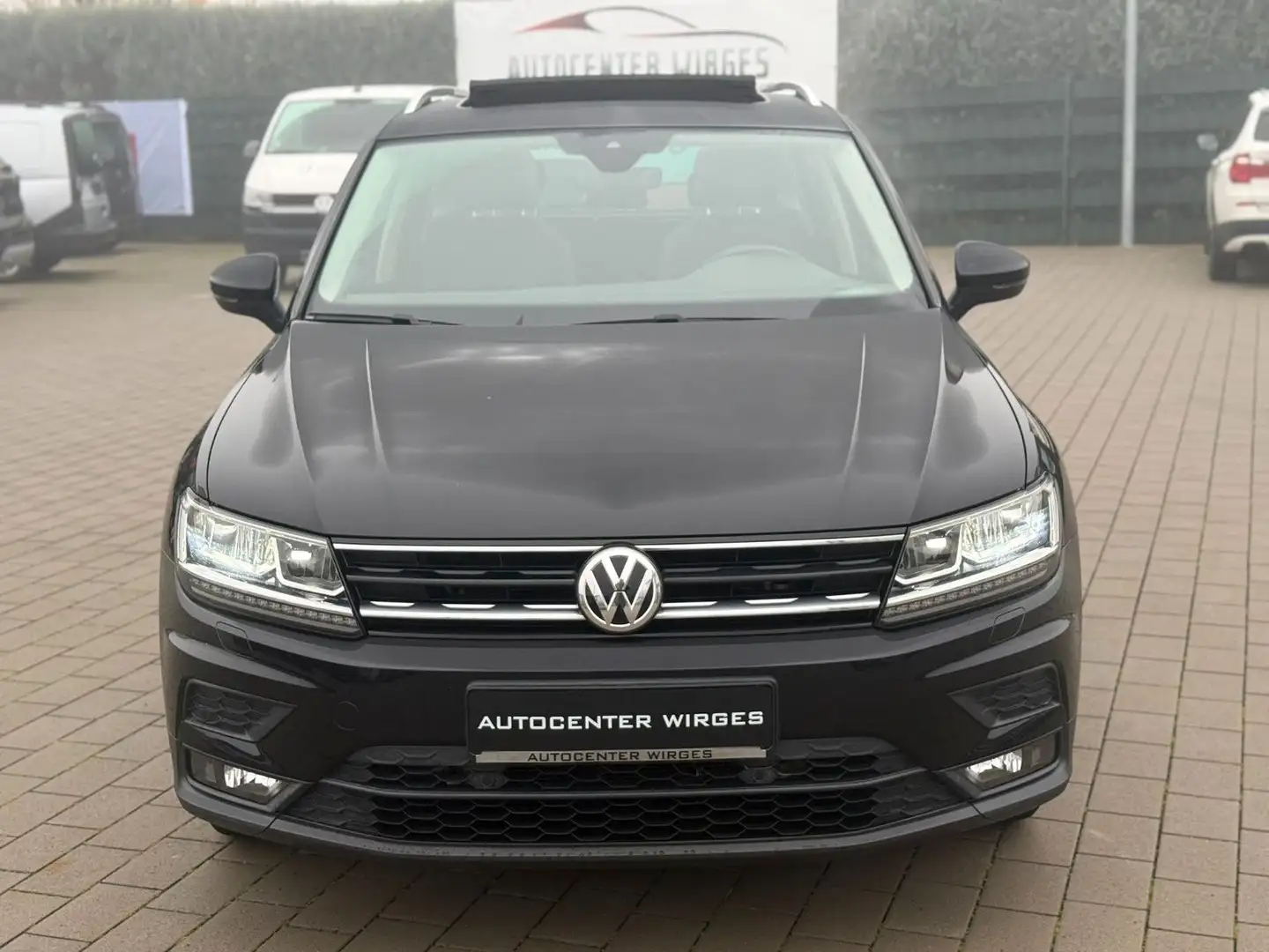 Volkswagen Tiguan Sound*PANORAMA*LED*GUTER ZUSTAND** Noir - 2