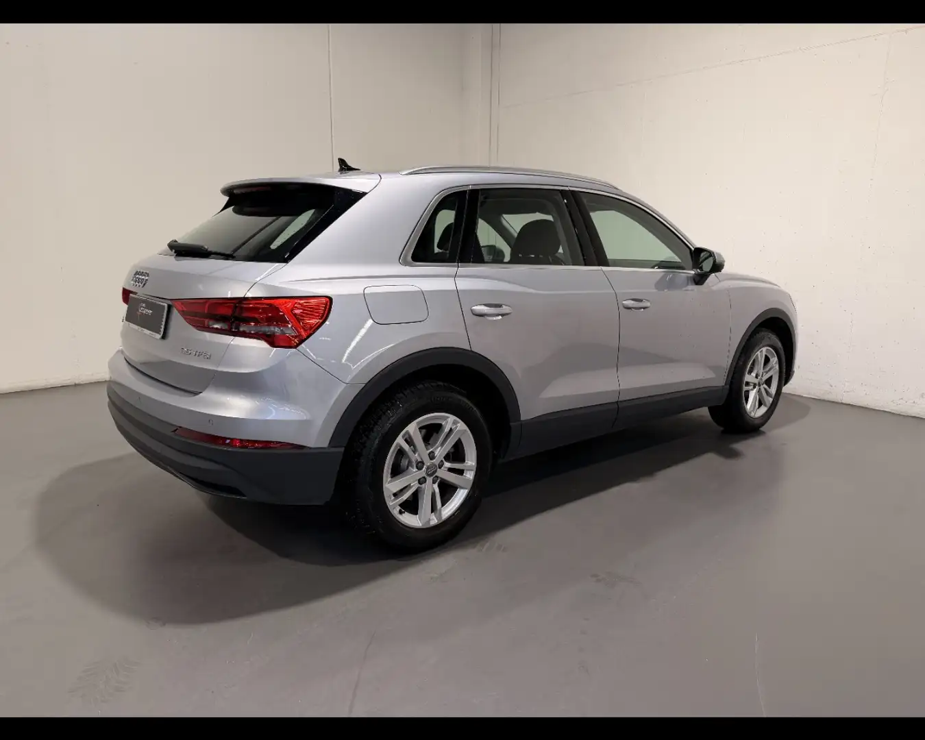 Audi Q3 35 TFSI S-TRONIC BUSINESS Argent - 2