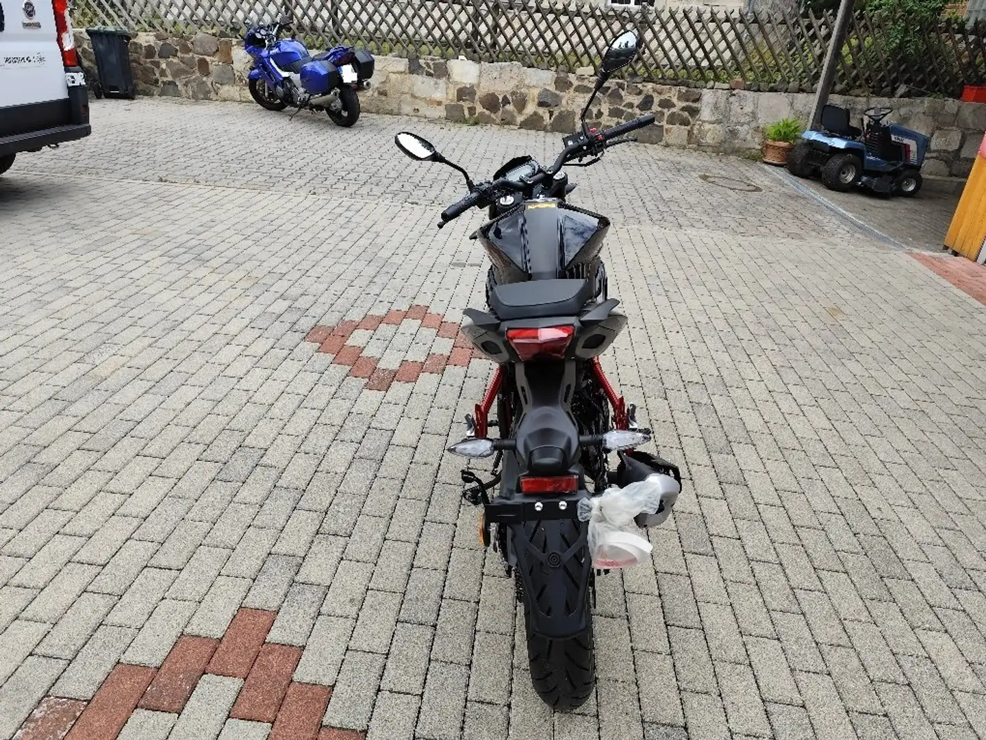 Benelli BN 125 Czarny - 2