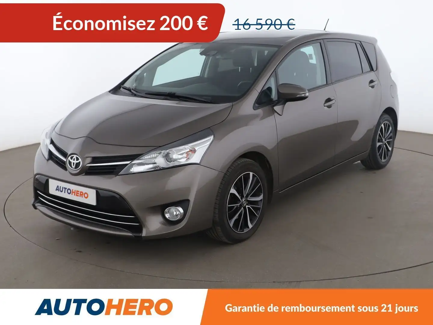 Toyota Verso 1.8 VVT-i TechnoLine CVT Gris - 1