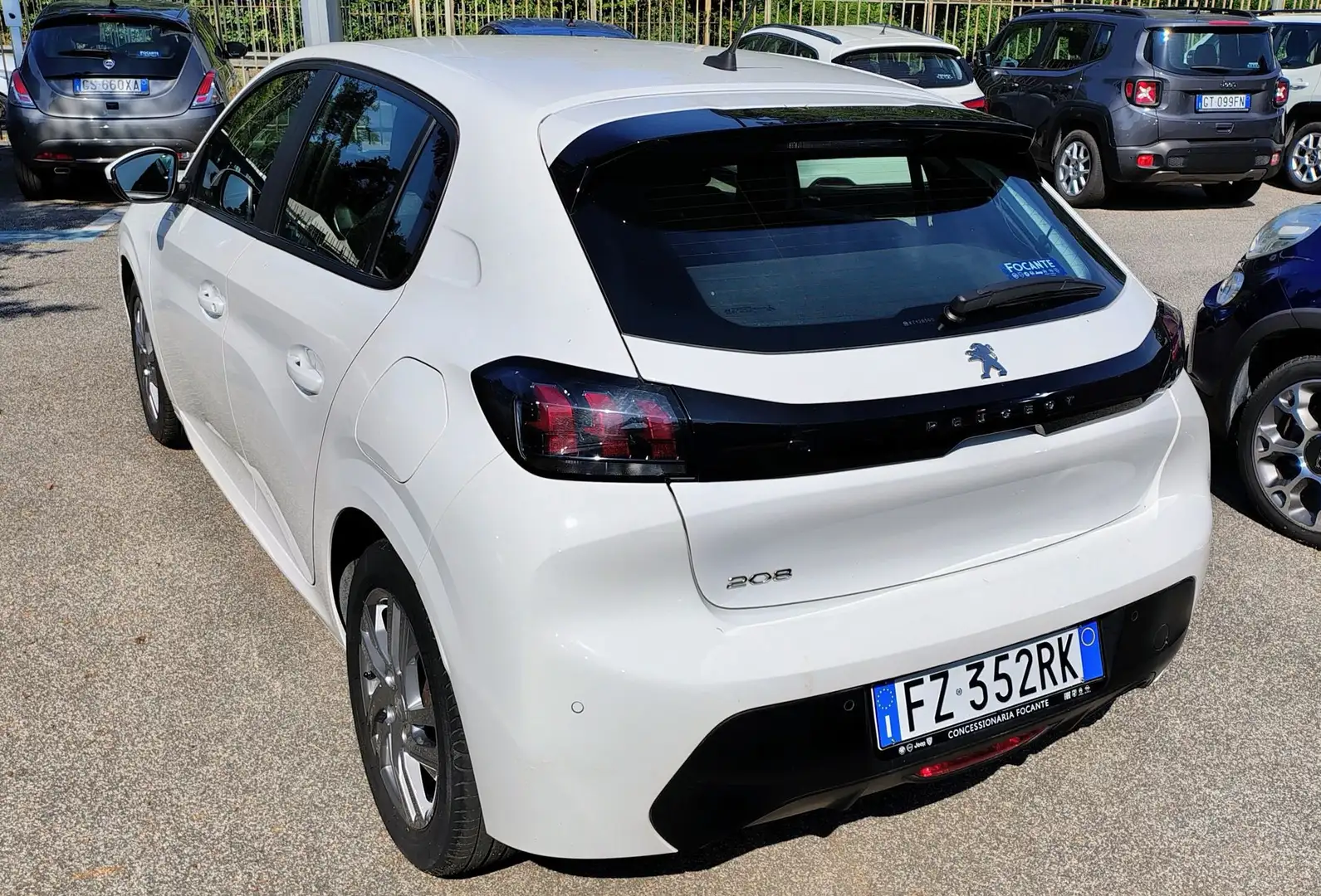Peugeot 208 BlueHDi 100 Stop&Start 5 porte Active Bianco - 2