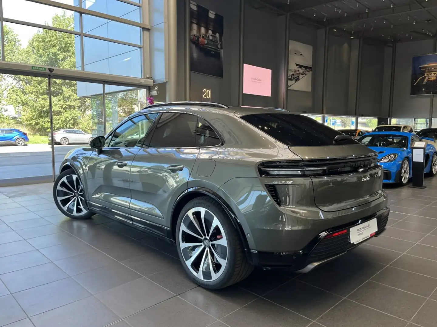 Porsche Macan Turbo Verde - 2