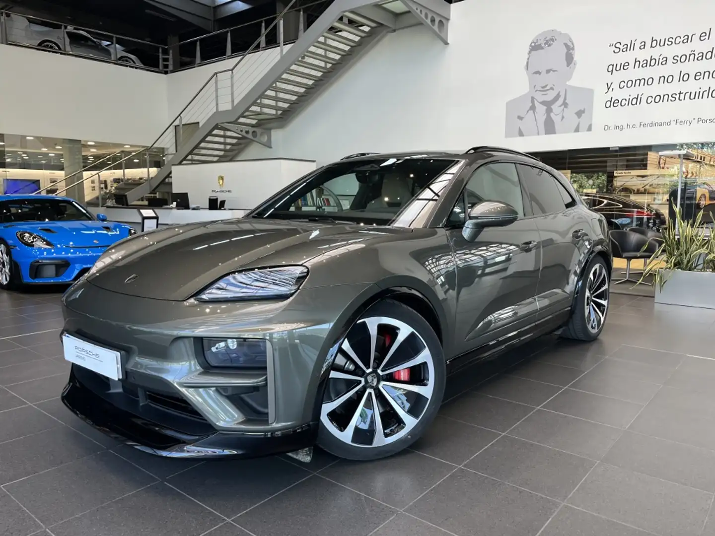 Porsche Macan Turbo Verde - 1