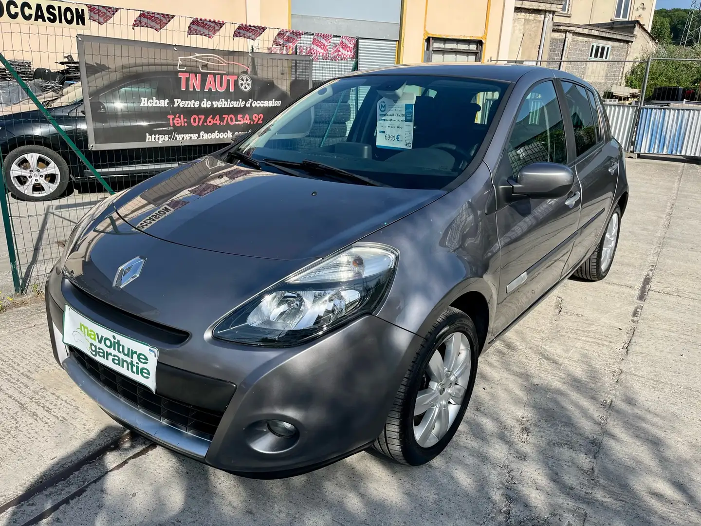 Renault Clio III Tce 100 eco2 Exception TomTom Euro 5 Gris - 1